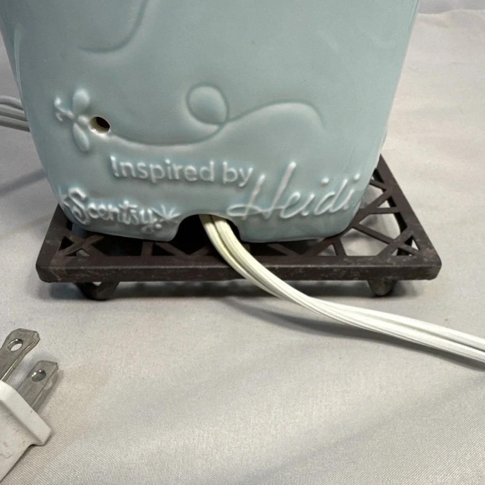 Cute Scentsy Inspired by Heidi Blue Mason Jar w/Fireflies Wax Warmer on Stand